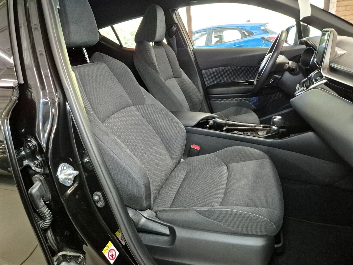 Toyota Toyota C-HR 1.8 Hybrid E-CVT Trend (7)