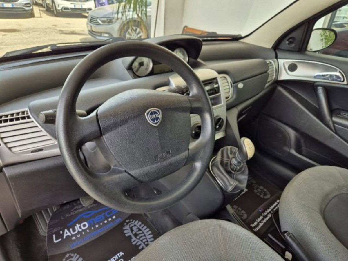 Lancia Ypsilon 1.2 Argento (6)