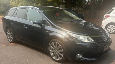 Toyota Avensis Station Wagon 2.2 D-Cat aut. Wagon Style Safety usata