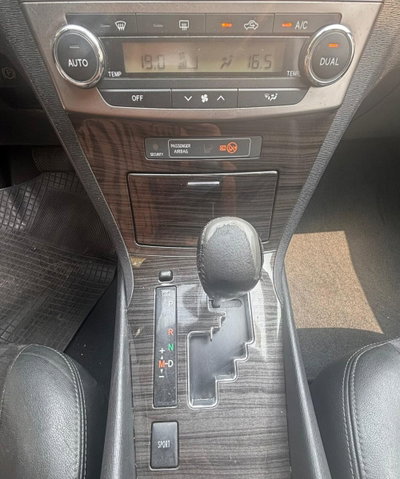 Toyota Avensis Station Wagon 2.2 D-Cat aut. Wagon Style Safety (19)