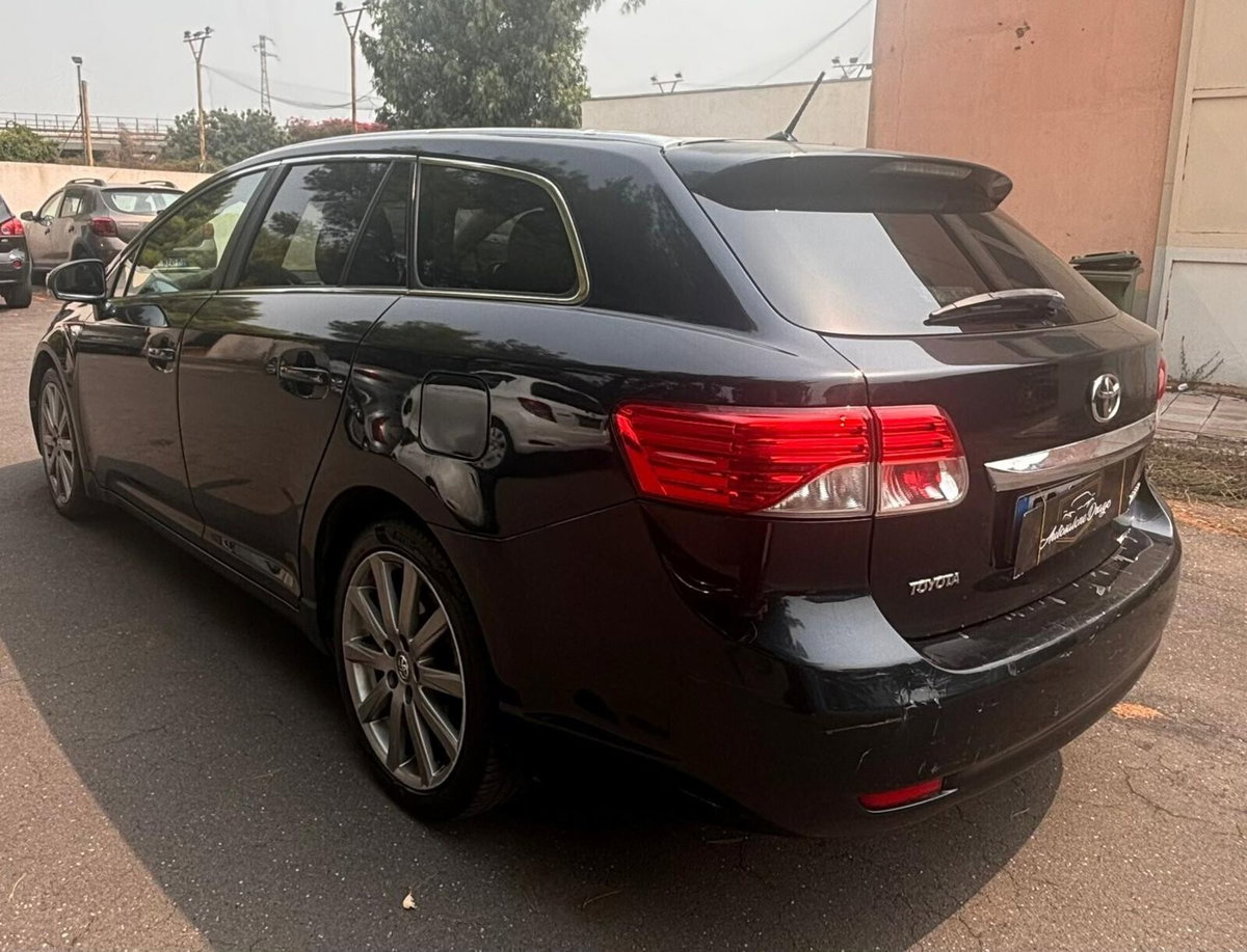 Toyota Avensis Station Wagon 2.2 D-Cat aut. Wagon Style Safety (6)