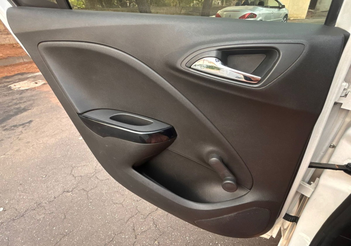 Opel Corsa 1.2 5 porte b-Color (12)