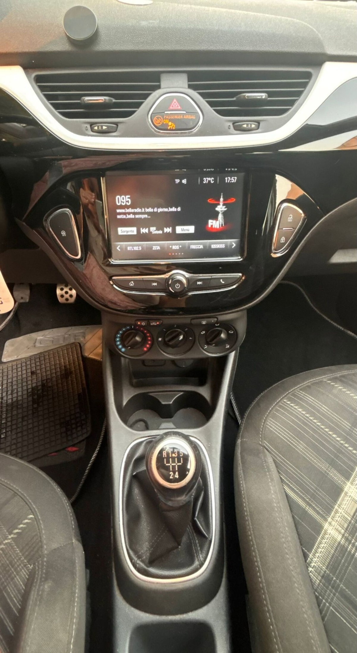 Opel Corsa 1.2 5 porte b-Color (17)
