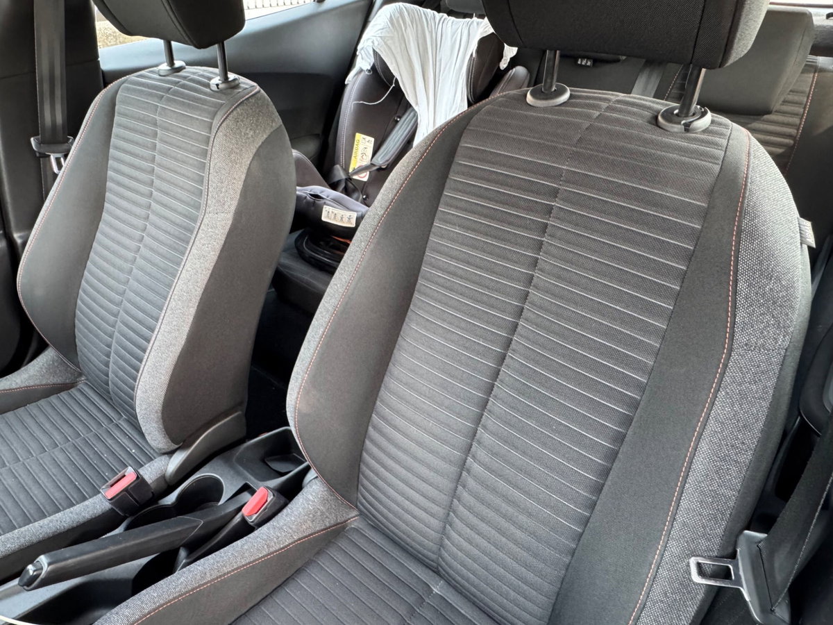 Peugeot 2008 BlueHDi 110 S&S Active Pack (12)