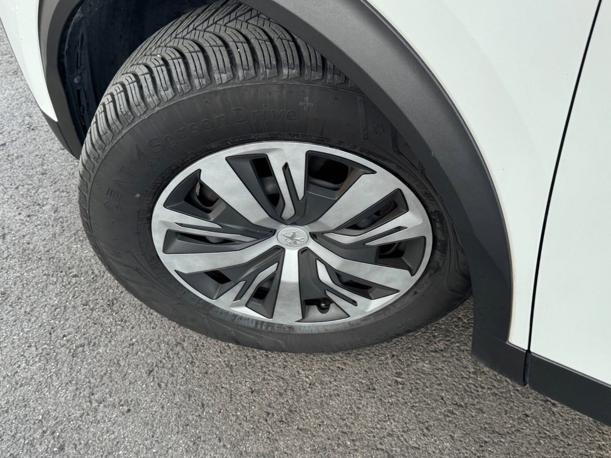 Peugeot 2008 BlueHDi 110 S&S Active Pack (7)