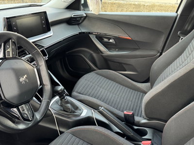 Peugeot 2008 BlueHDi 110 S&S Active Pack (8)