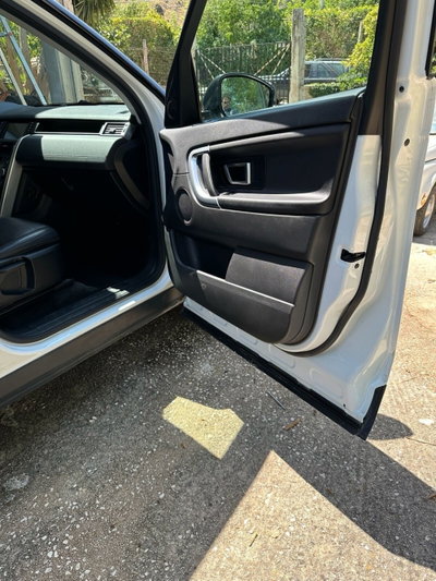 Land Rover Discovery Sport 2.0 TD4 150 CV Pure (15)