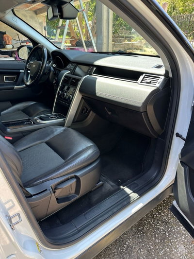 Land Rover Discovery Sport 2.0 TD4 150 CV Pure (16)