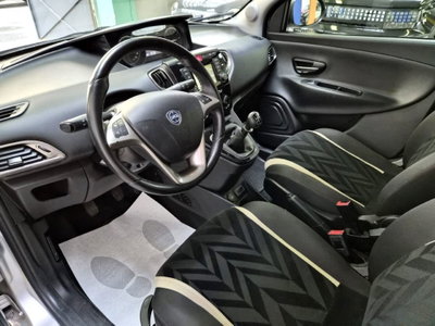 Lancia Ypsilon 1.2 69 CV 5 porte Gold (10)