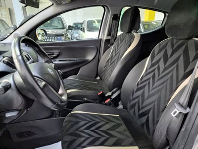 Lancia Ypsilon 1.2 69 CV 5 porte Gold (11)