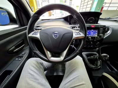 Lancia Ypsilon 1.2 69 CV 5 porte Gold (17)