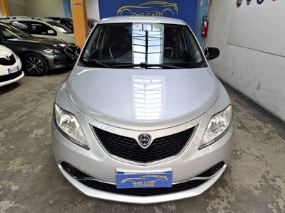 Lancia Ypsilon 1.2 69 CV 5 porte Gold (2)