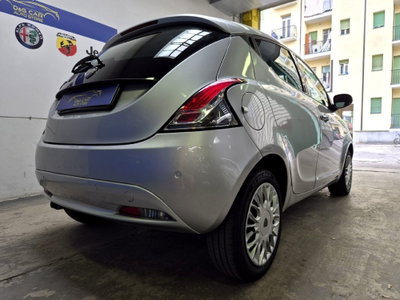 Lancia Ypsilon 1.2 69 CV 5 porte Gold (6)