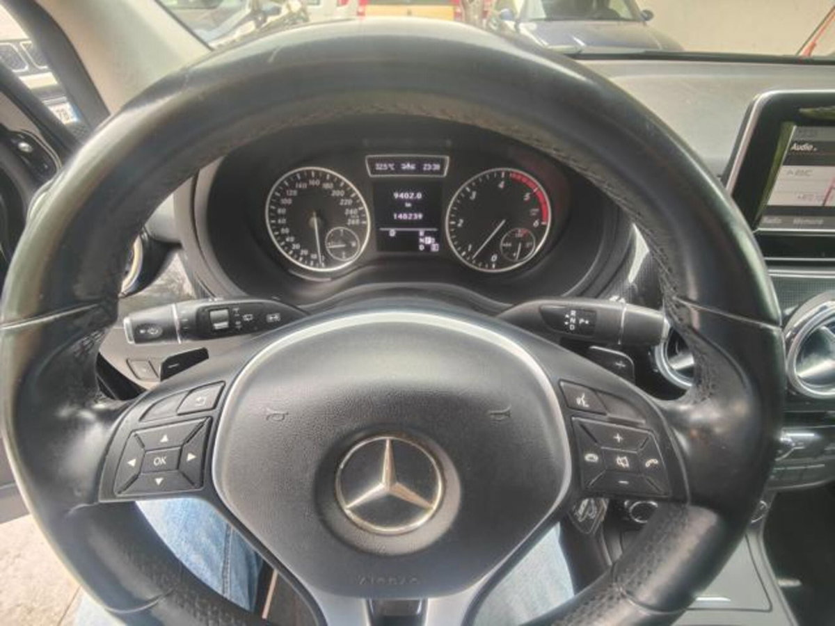 Mercedes-Benz Classe B 180 CDI BlueEFFICIENCY Executive (17)