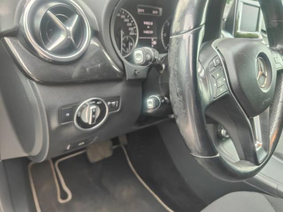Mercedes-Benz Classe B 180 CDI BlueEFFICIENCY Executive (19)