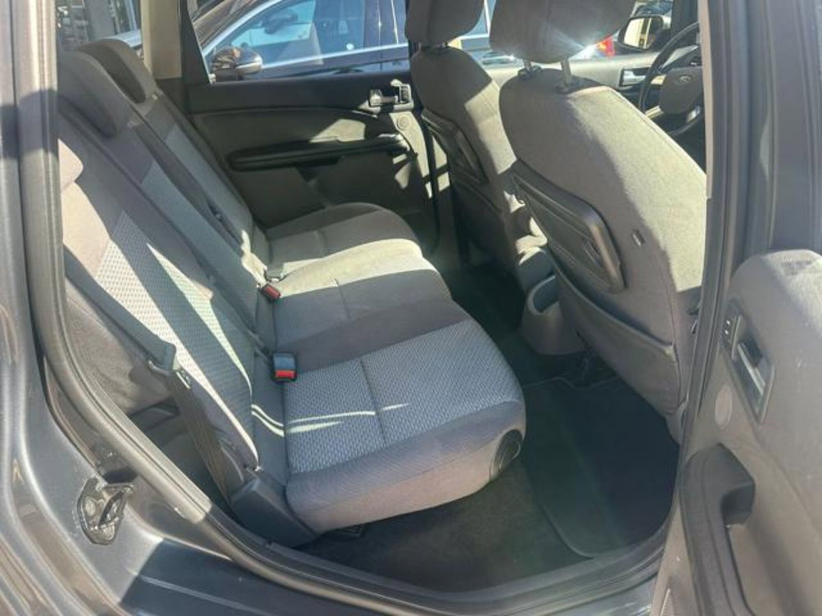 Ford C-Max 1.6 TDCi 90 CV (9)