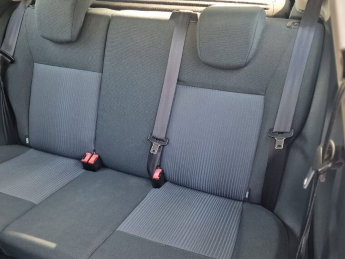 Ford Fiesta 1.4 TDCi 5p. Titanium (13)