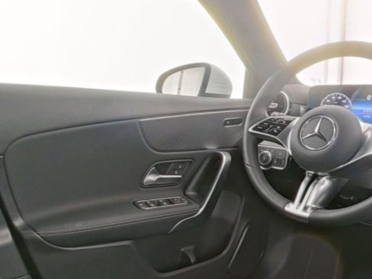 Mercedes-Benz Classe A Sedan 180 Progressive Advanced Plus auto (8)