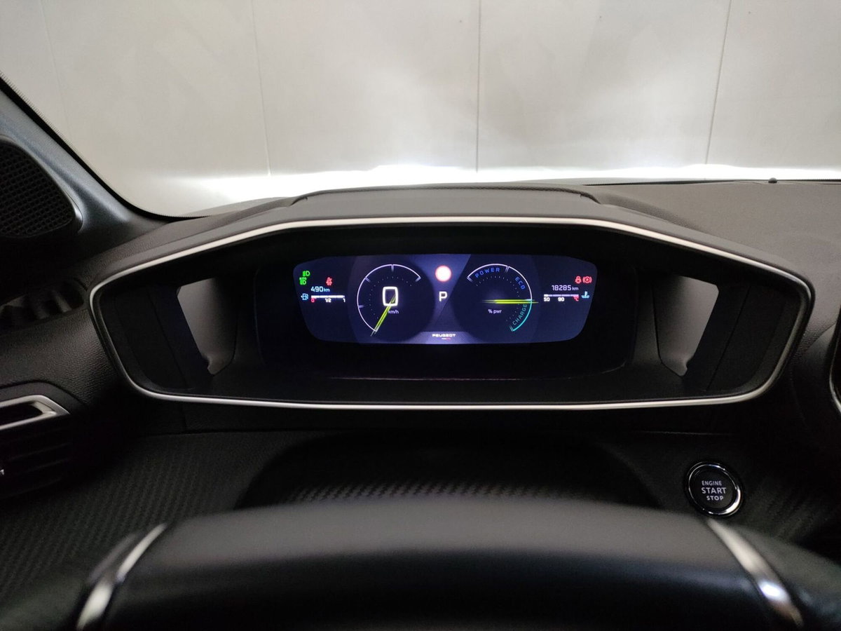 Peugeot 208 motore elettrico 136 CV 5 porte GT (14)
