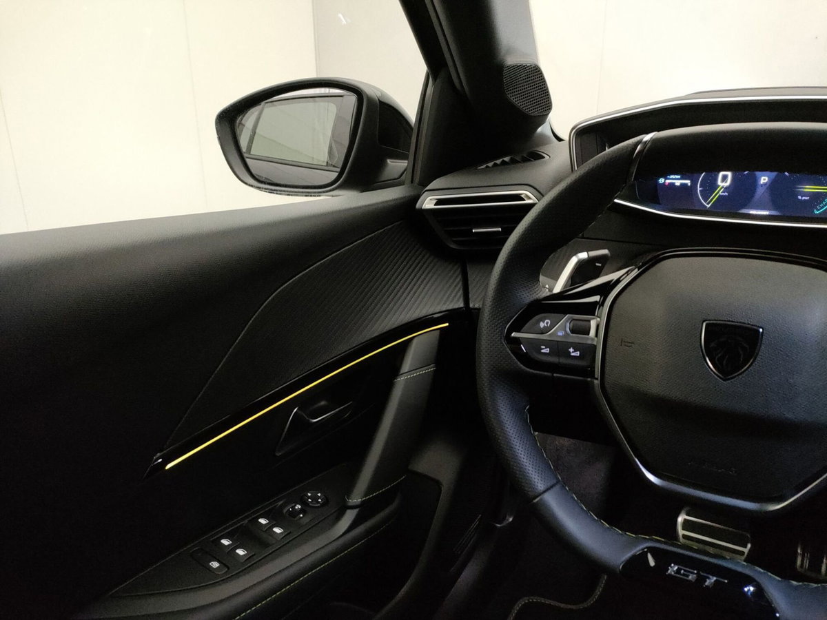Peugeot 208 motore elettrico 136 CV 5 porte GT (16)