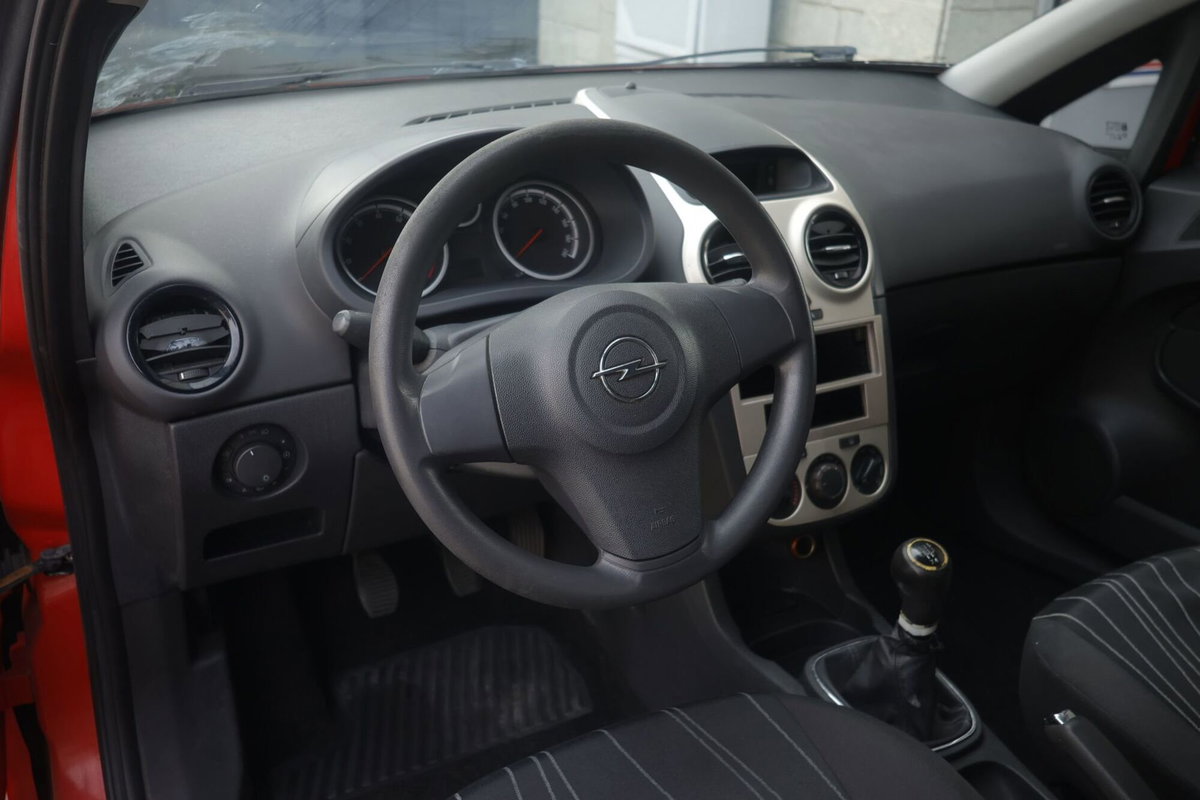 Opel Corsa 1.2 3 porte Enjoy (14)