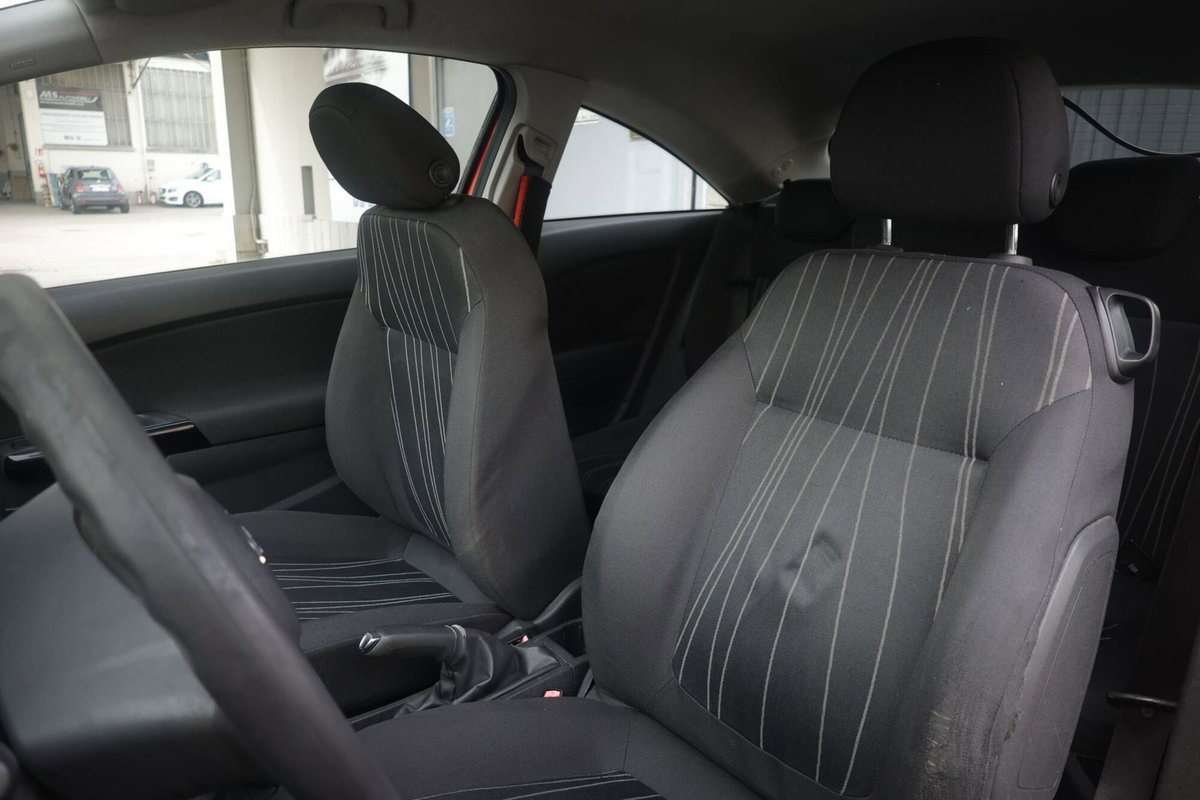 Opel Corsa 1.2 3 porte Enjoy (16)