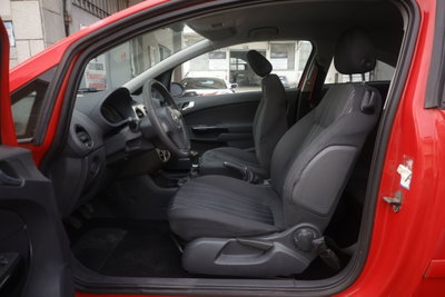 Opel Corsa 1.2 3 porte Enjoy (17)