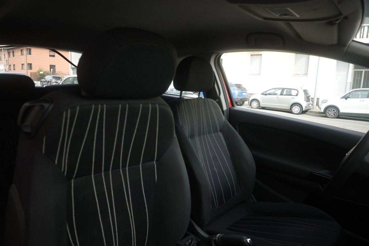 Opel Corsa 1.2 3 porte Enjoy (6)