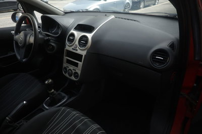 Opel Corsa 1.2 3 porte Enjoy (8)