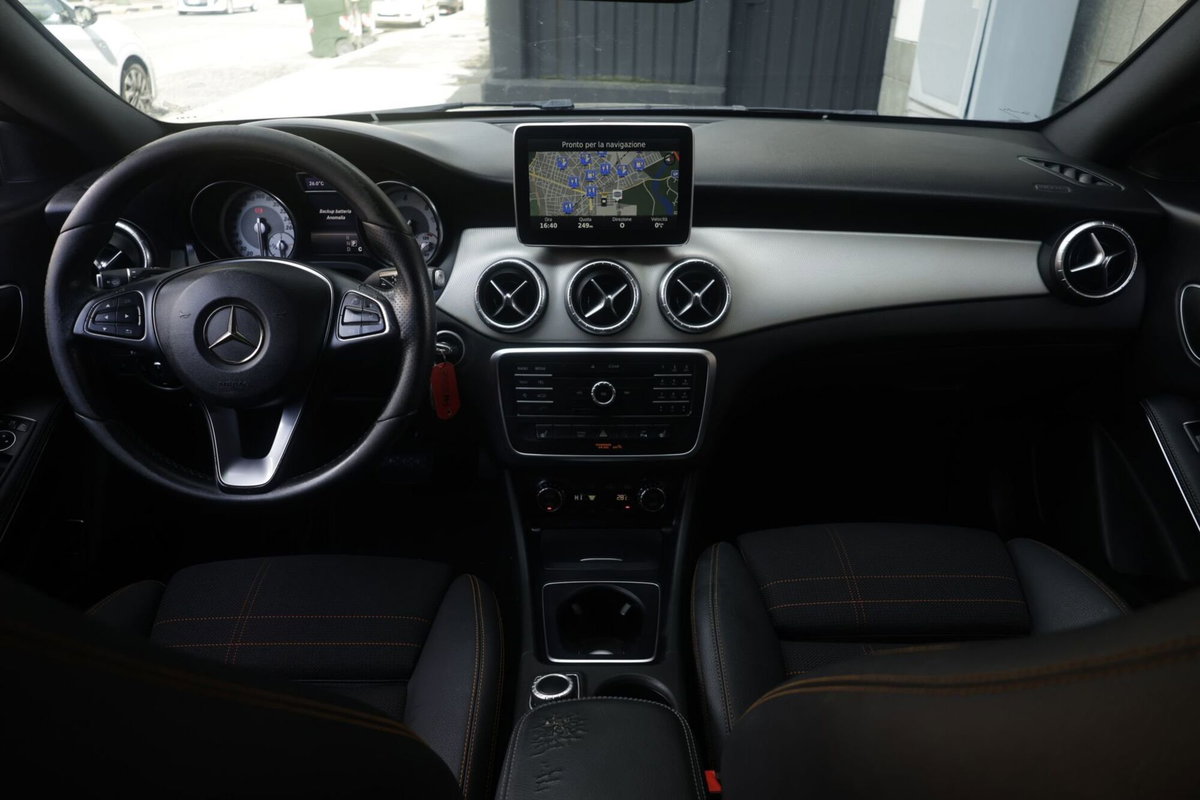 Mercedes-Benz CLA Shooting Brake 220 d 4Matic Automatic Sport (2)
