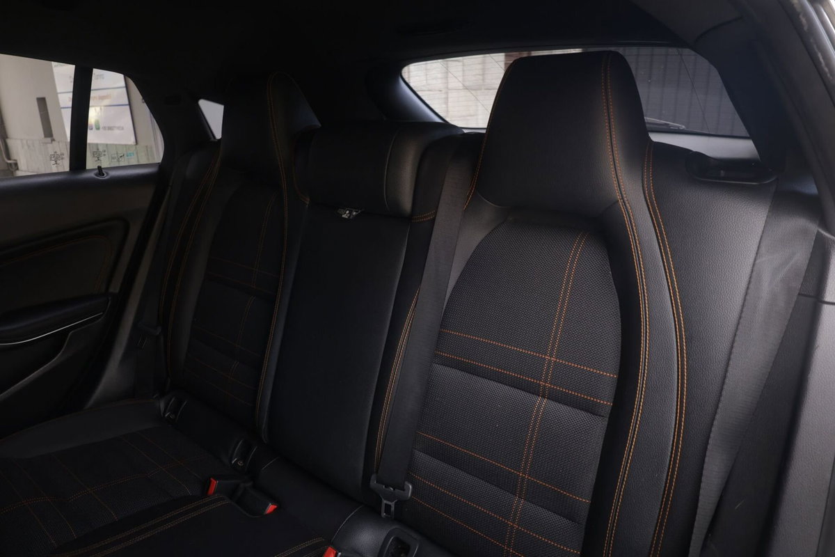 Mercedes-Benz CLA Shooting Brake 220 d 4Matic Automatic Sport (3)