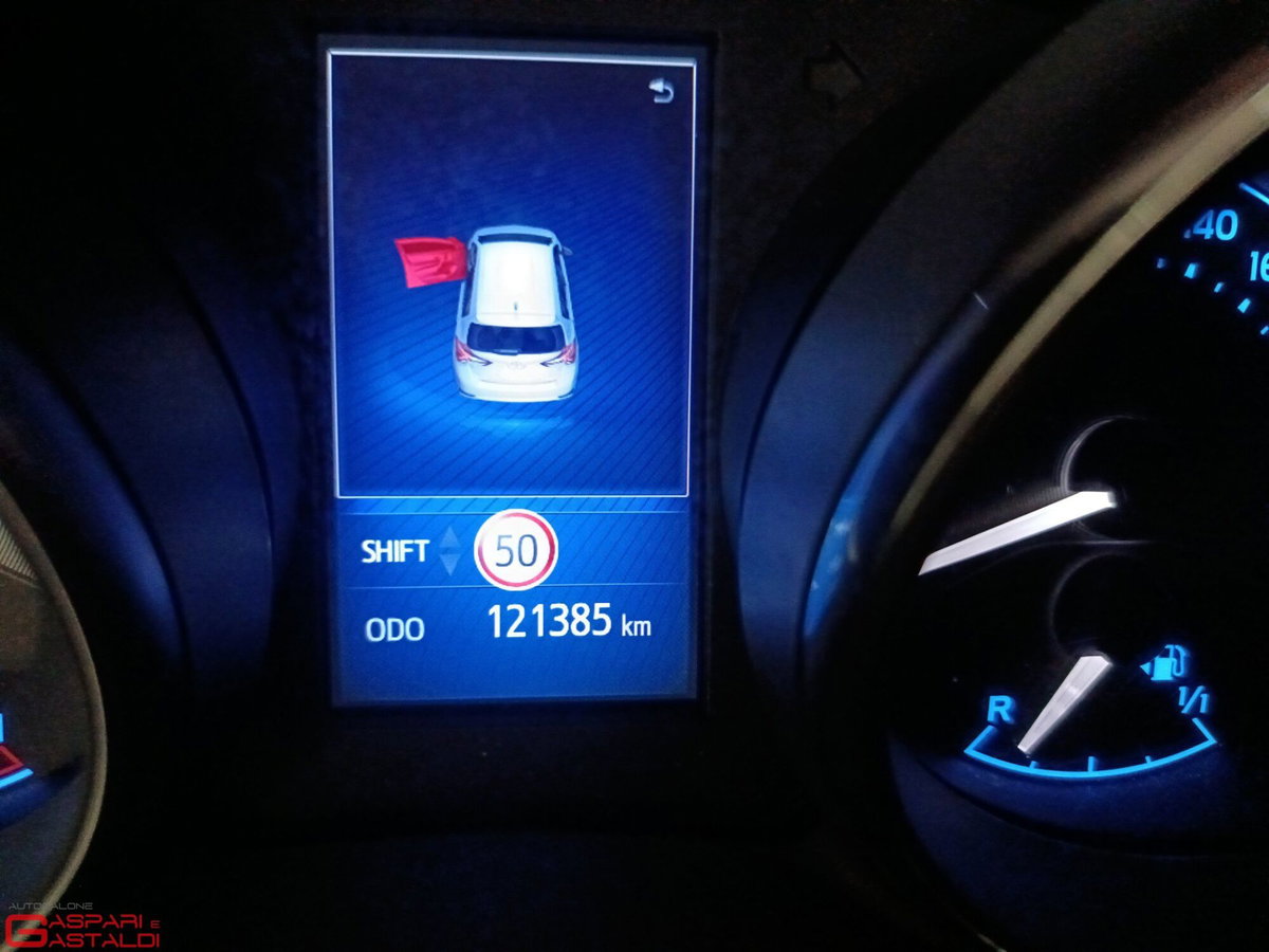 Toyota Auris 1.4 D-4D 5 porte Active (13)