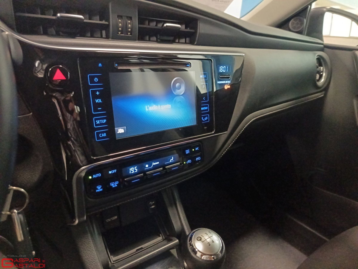 Toyota Auris 1.4 D-4D 5 porte Active (14)