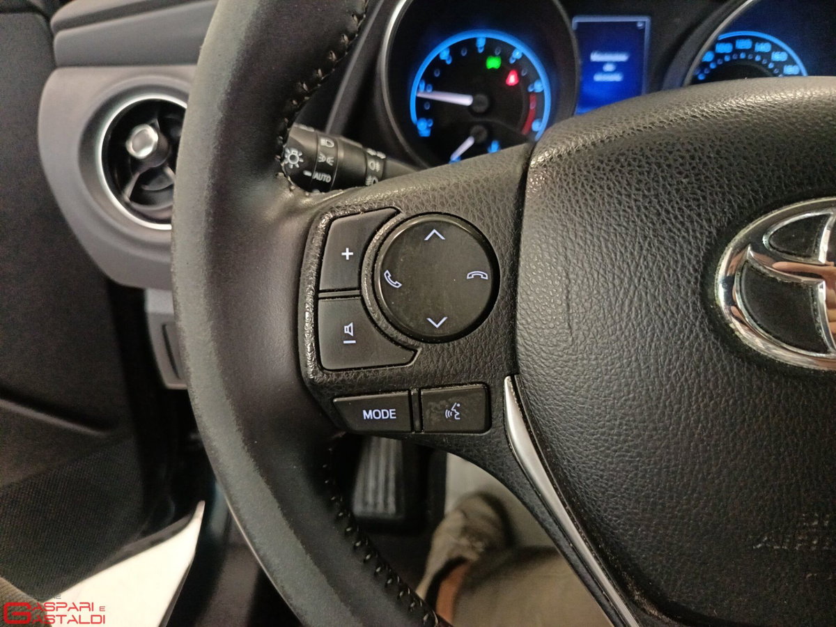 Toyota Auris 1.4 D-4D 5 porte Active (18)