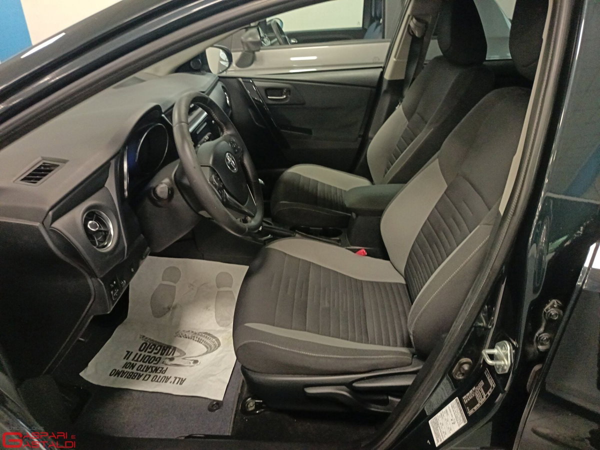 Toyota Auris 1.4 D-4D 5 porte Active (7)