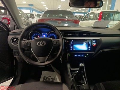 Toyota Auris 1.4 D-4D 5 porte Active (8)