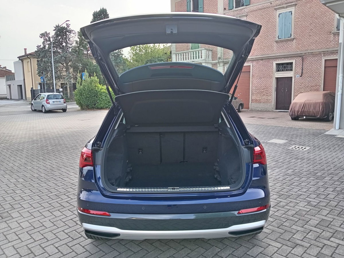 Audi Q3 35 TDI quattro S tronic Business Advanced (17)