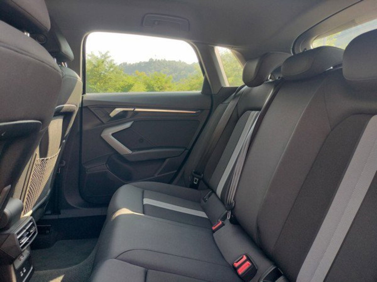 Audi A3 Sportback 35 TDI S tronic Business (14)
