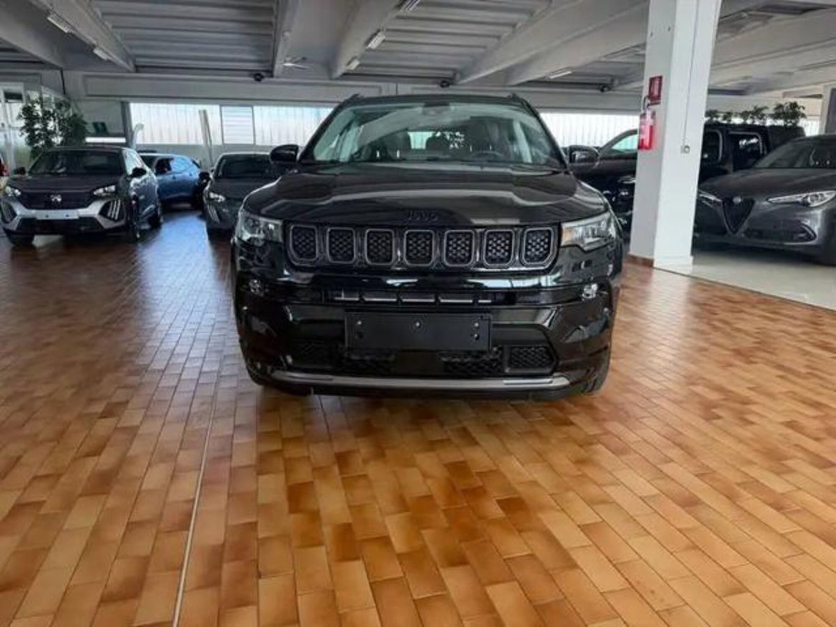 Jeep Compass 1.3 turbo t4 phev North Star 4xe auto (2)