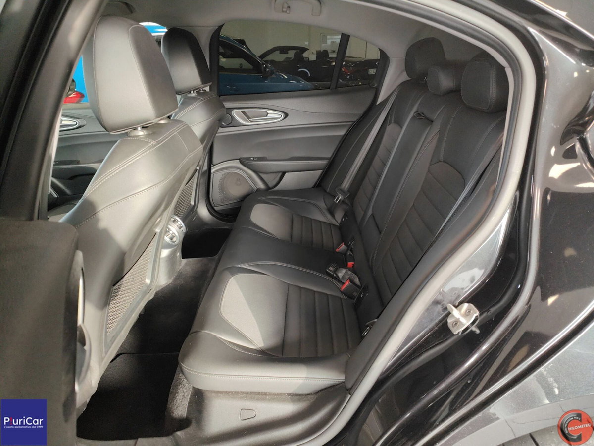 Alfa Romeo Giulia 2.2 Turbodiesel 190 CV AT8 AWD Q4 Executive (7)