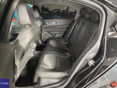 Alfa Romeo Giulia 2.2 Turbodiesel 190 CV AT8 AWD Q4 Executive (7)