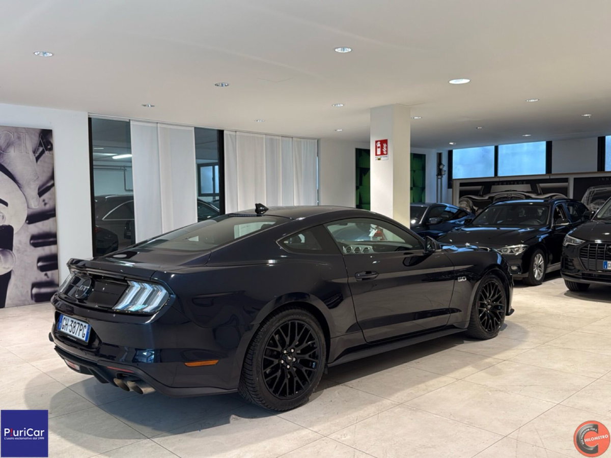Ford Mustang Coupé Fastback 5.0 V8 GT (7)