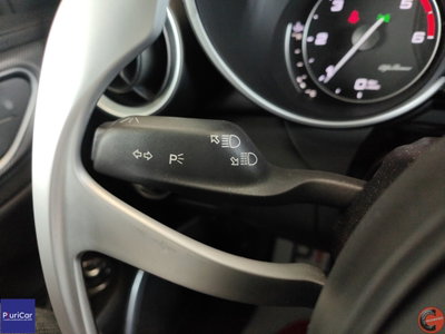 Alfa Romeo Giulia 2.2 Turbodiesel 210 CV AT8 AWD Q4 Veloce (19)