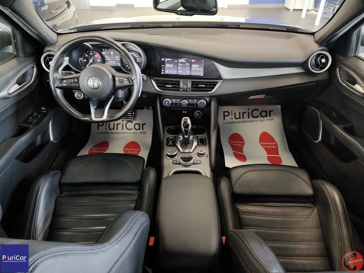 Alfa Romeo Giulia 2.2 Turbodiesel 210 CV AT8 AWD Q4 Veloce (3)