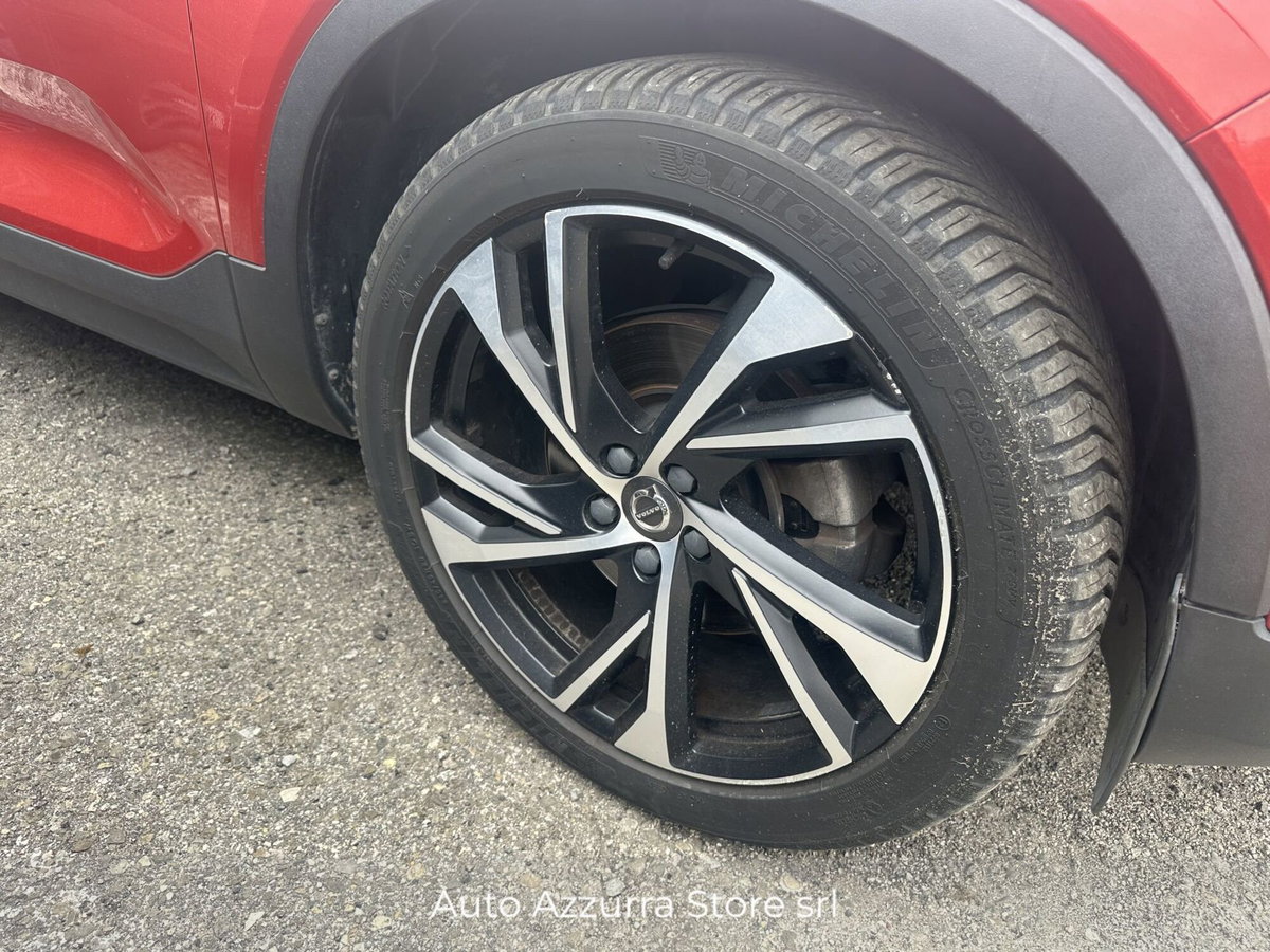 Volvo XC40 D4 AWD Geartronic R-design (3)
