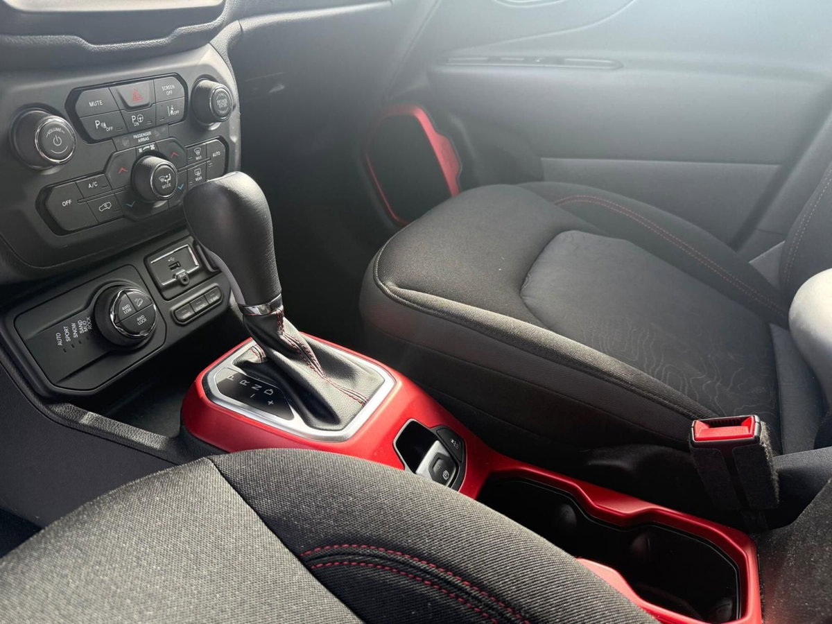 Jeep Renegade 1.3 t4 phev Trailhawk 4xe at6 (16)
