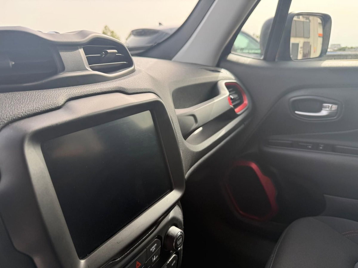 Jeep Renegade 1.3 t4 phev Trailhawk 4xe at6 (19)