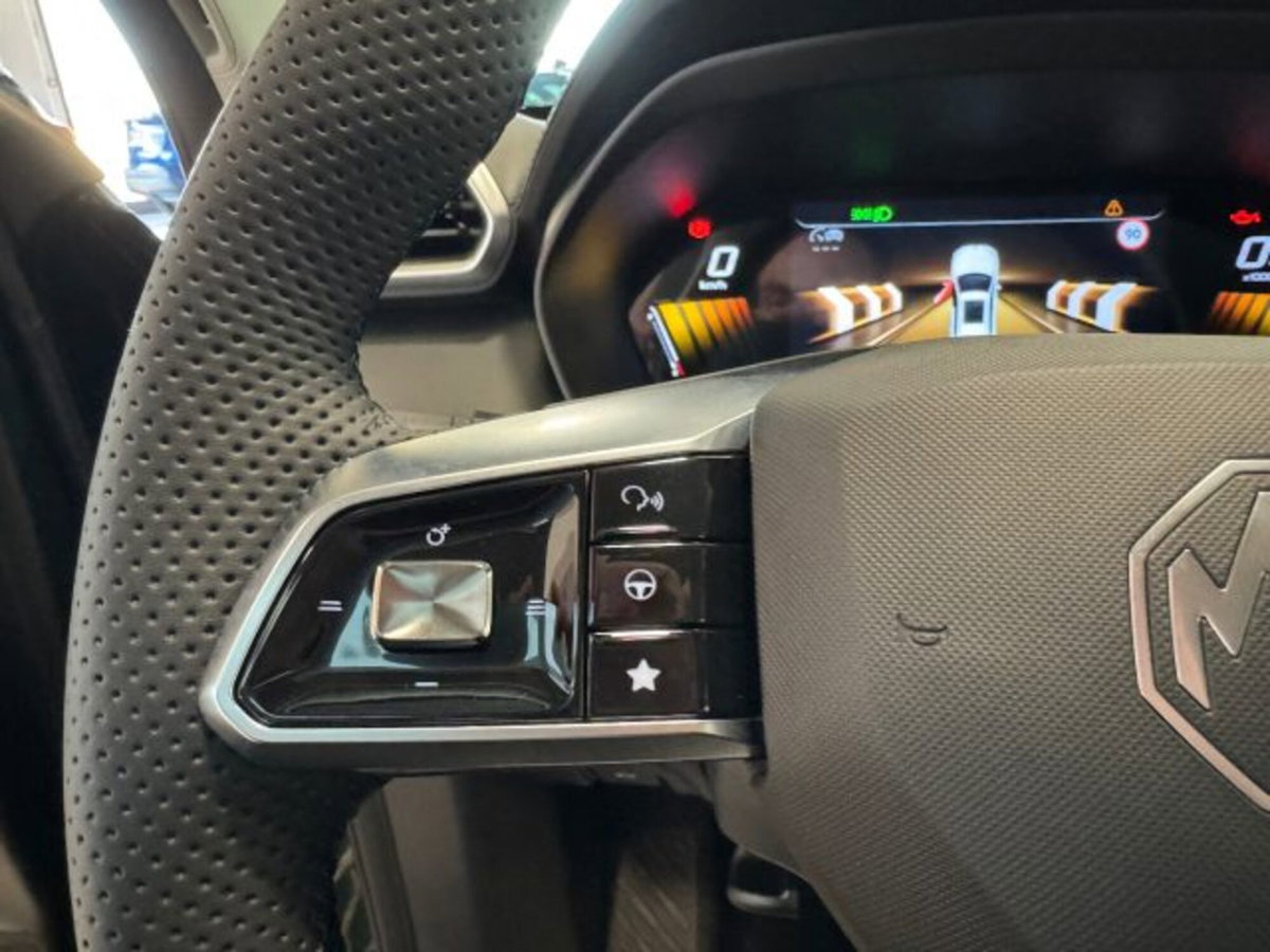 Mg ZS ZS 1.5 Luxury (6)