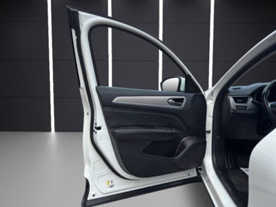 Renault Arkana E-Tech 145 CV Intens (12)