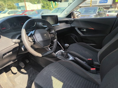 Peugeot 2008 1.2 puretech Active s&s 100cv (9)